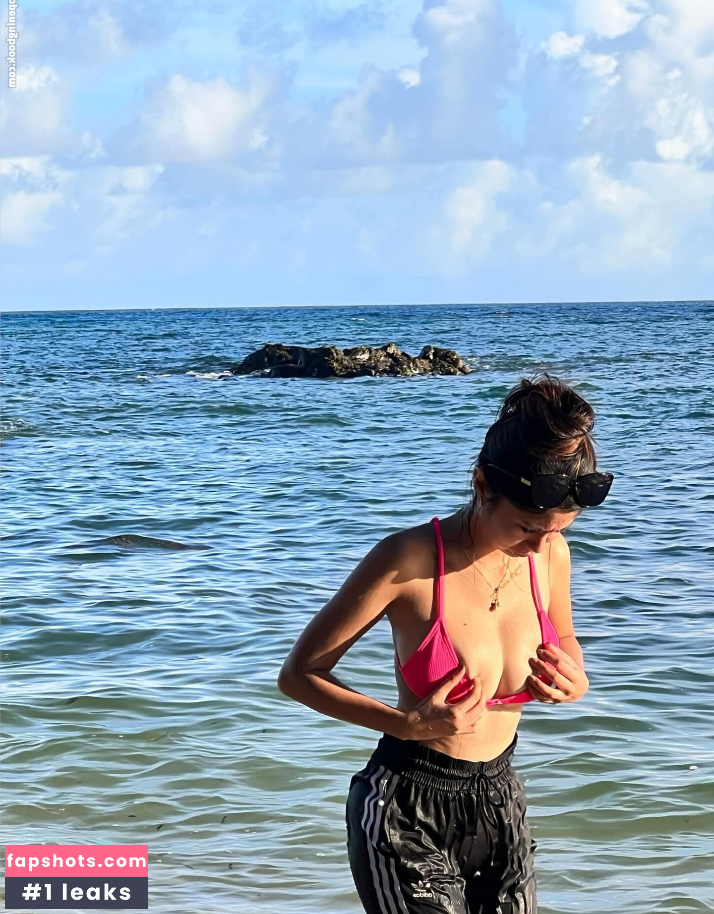 Natural Uniboobs Nude Leaks OnlyFans Photos #16 - Fapshots