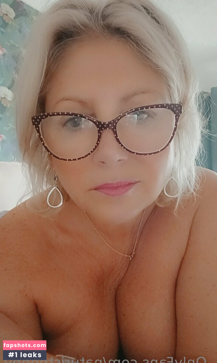 naturistpoppy gallery photo #9