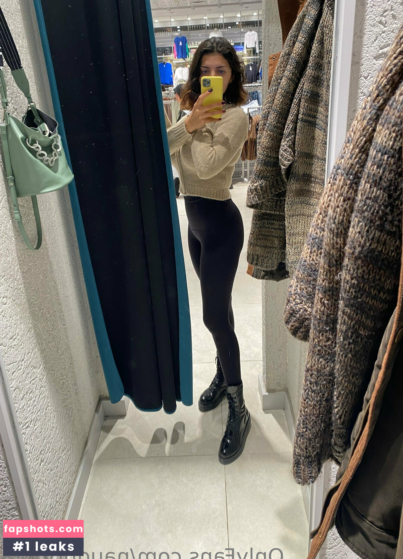 naughty.lola gallery photo #2