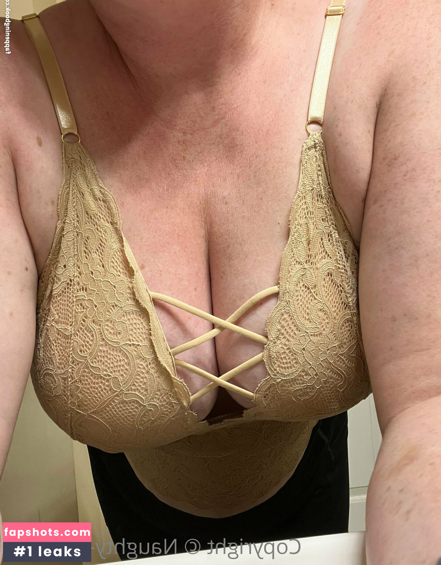 naughty-redhead nude babe gallery