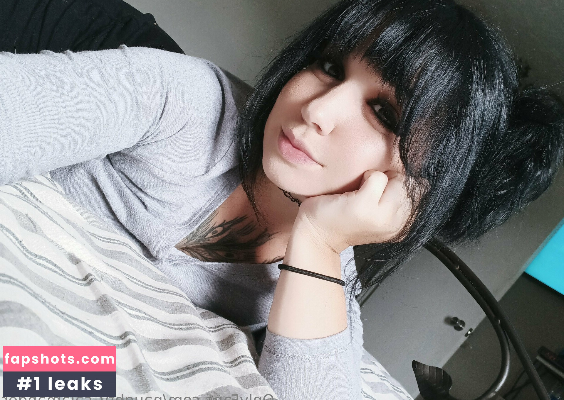 naughty_salamander gallery photo #15