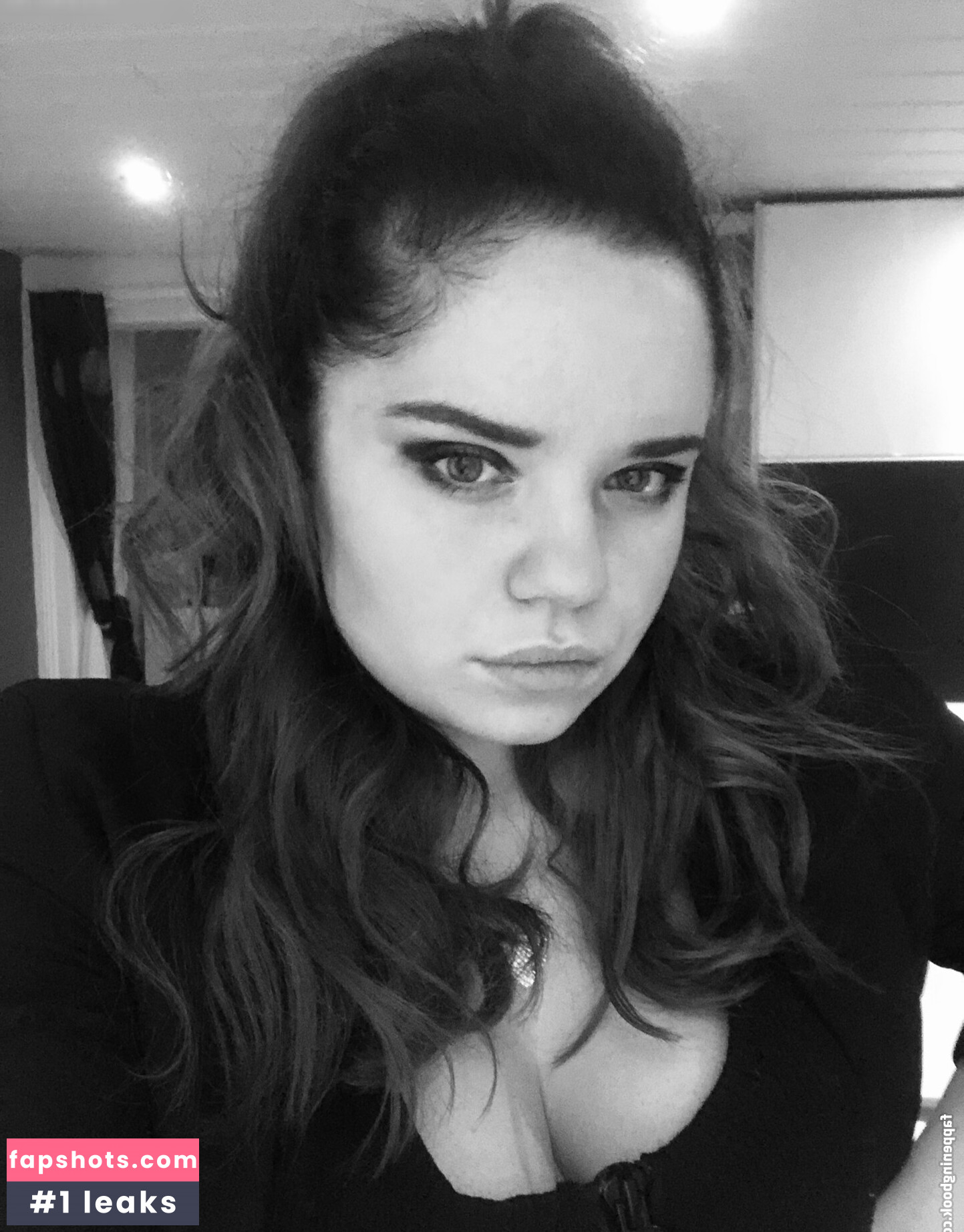 naughtycai gallery photo #5