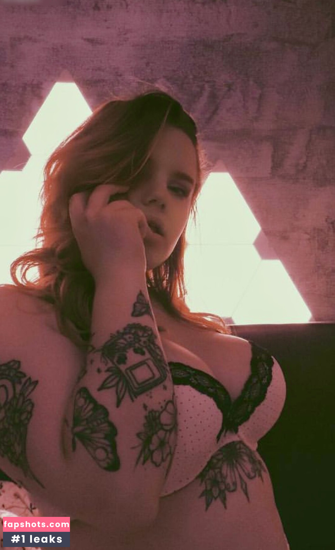 naughtycai gallery photo #8