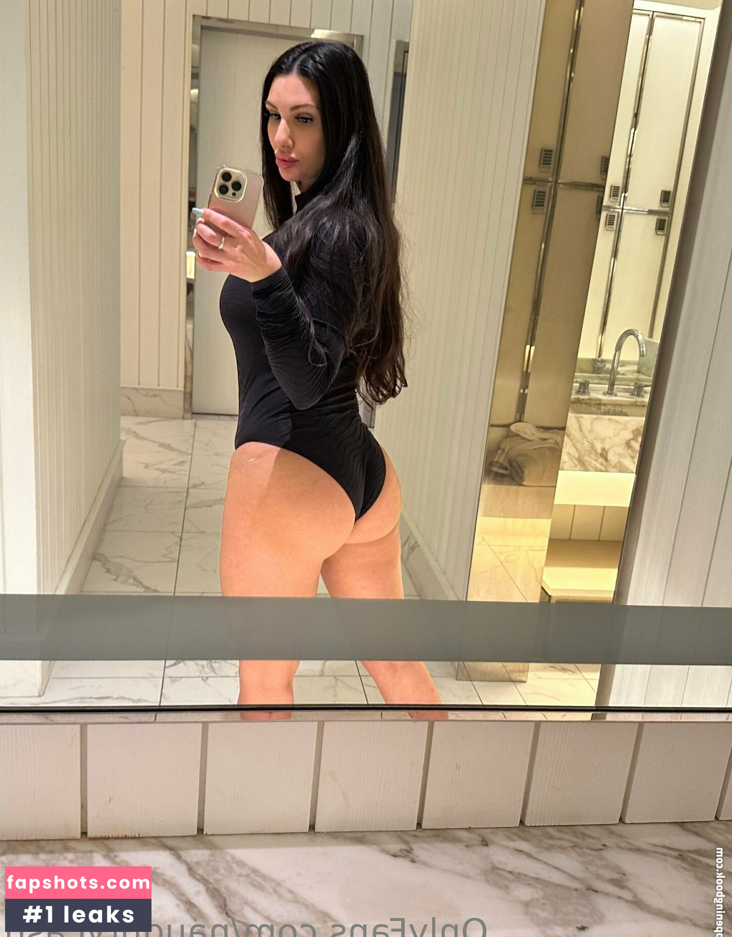 naughtycash gallery photo #5