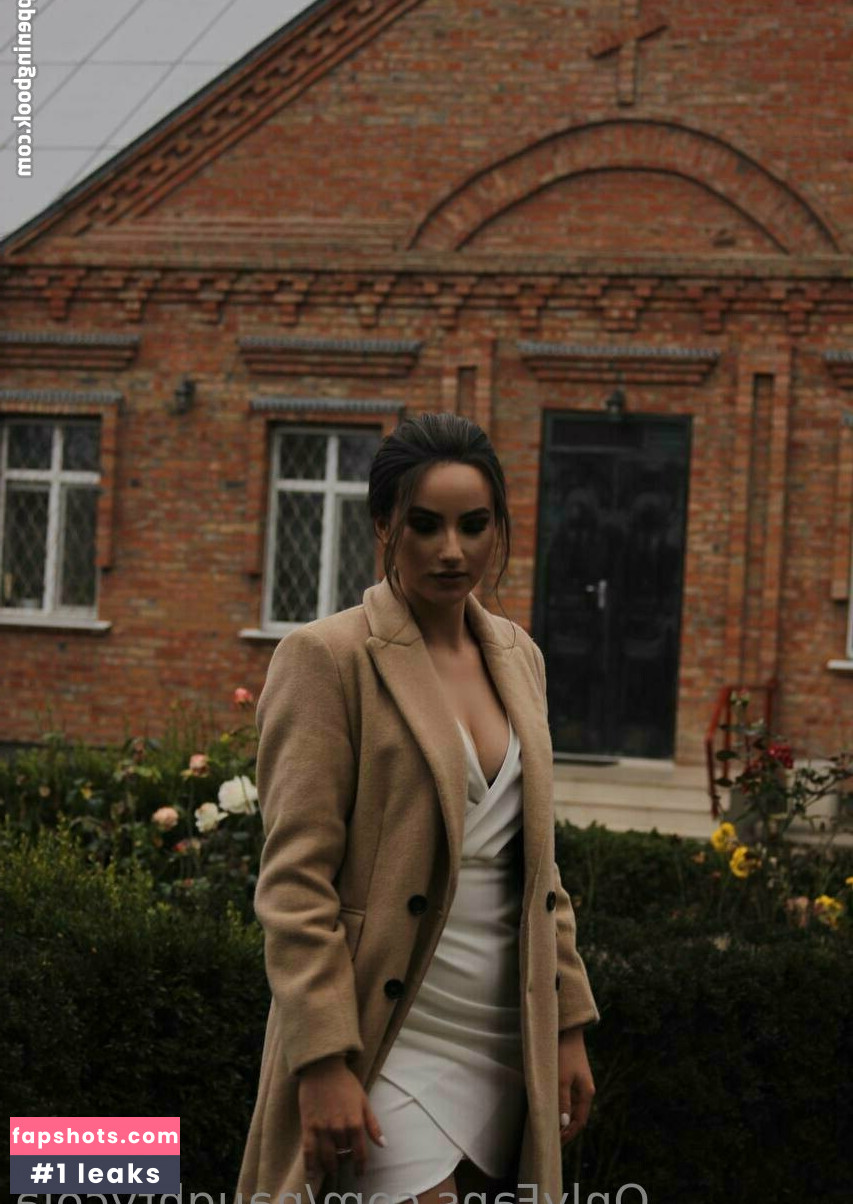 NaughtyCola gallery photo #19