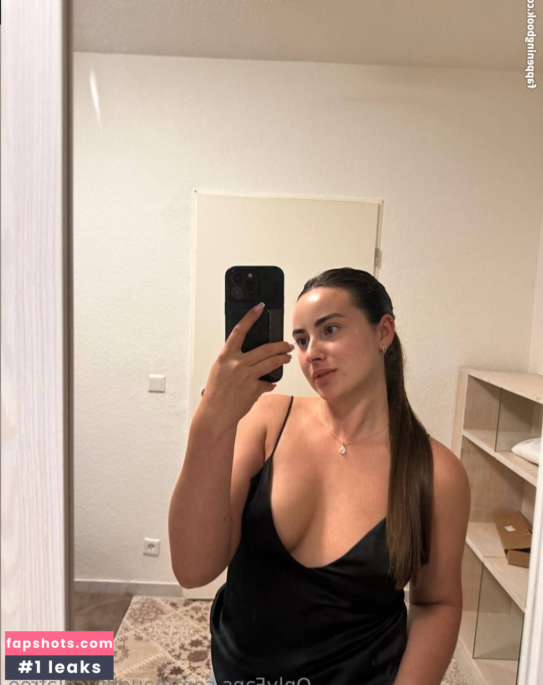 NaughtyCola gallery photo #4