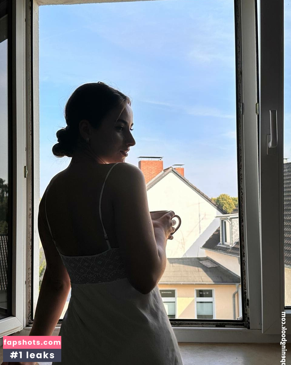 NaughtyCola gallery photo #39