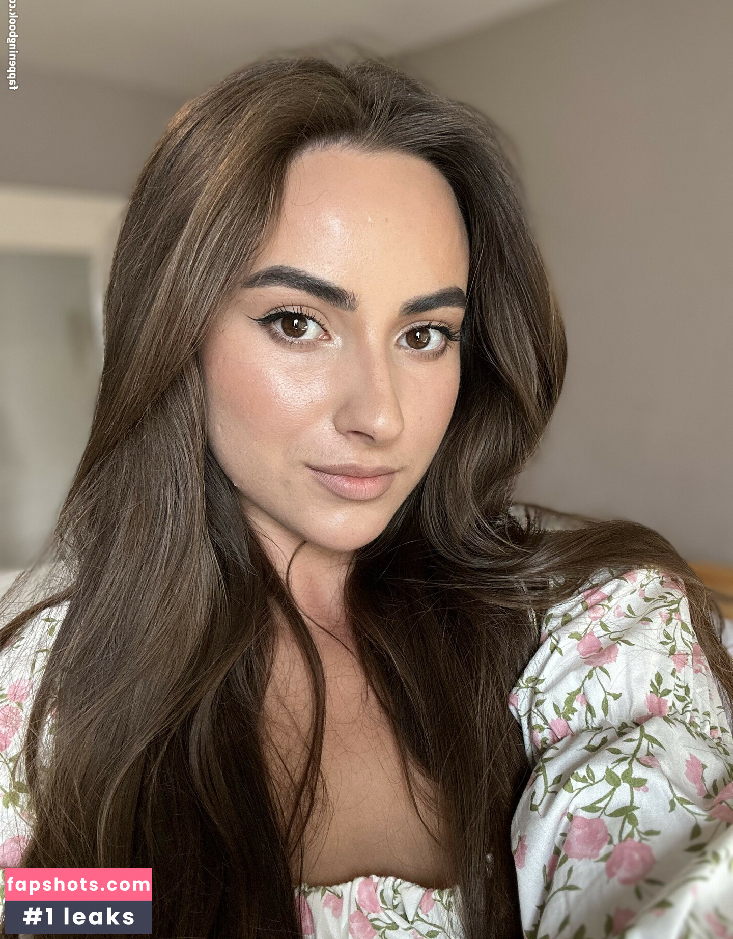 NaughtyCola gallery photo #40