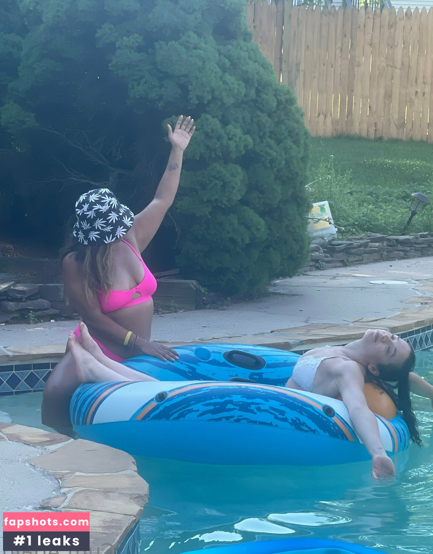 naughtycolombian gallery photo #2