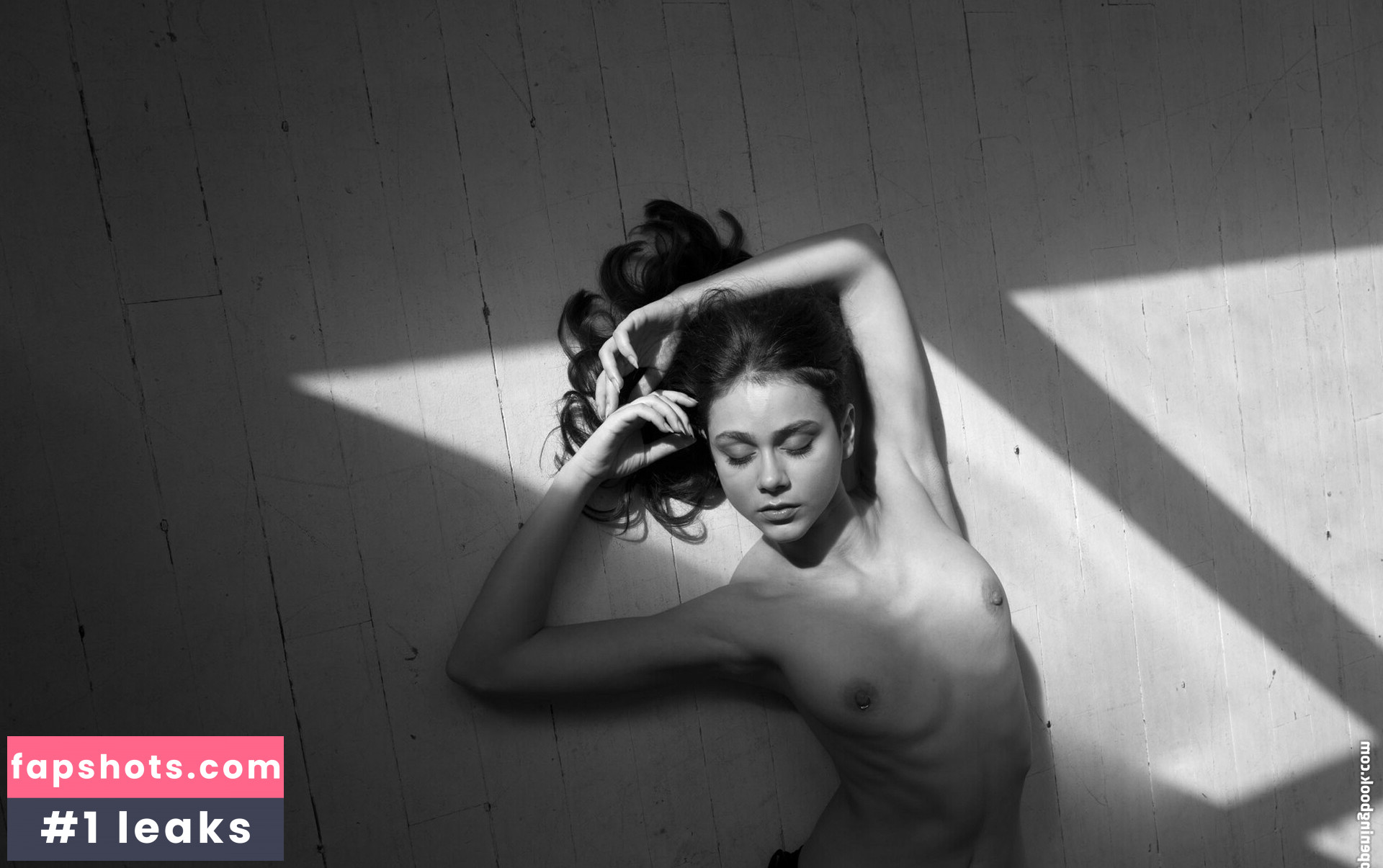 Nausicaa Yami gallery photo #12