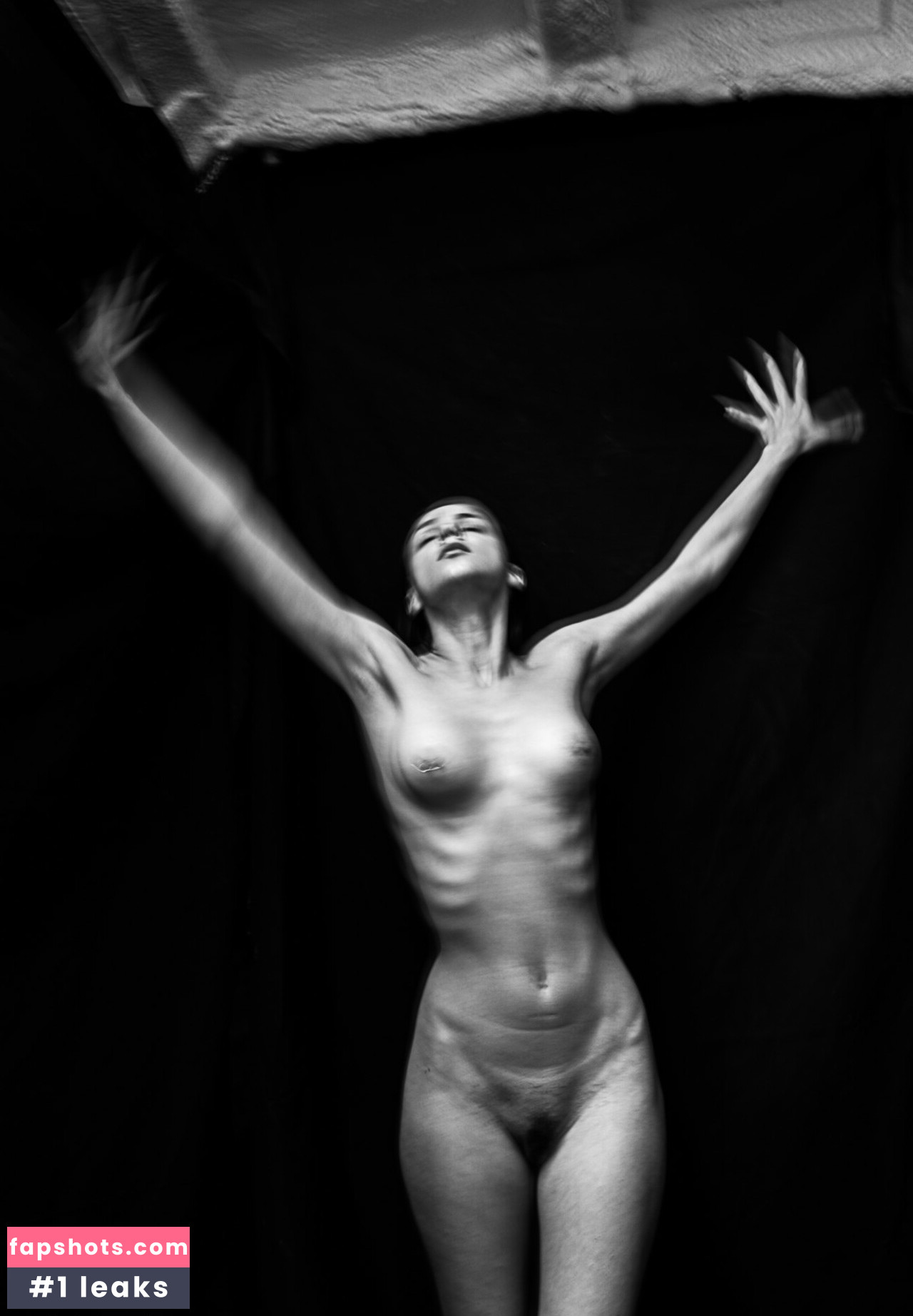 Nausicaa Yami gallery photo #94