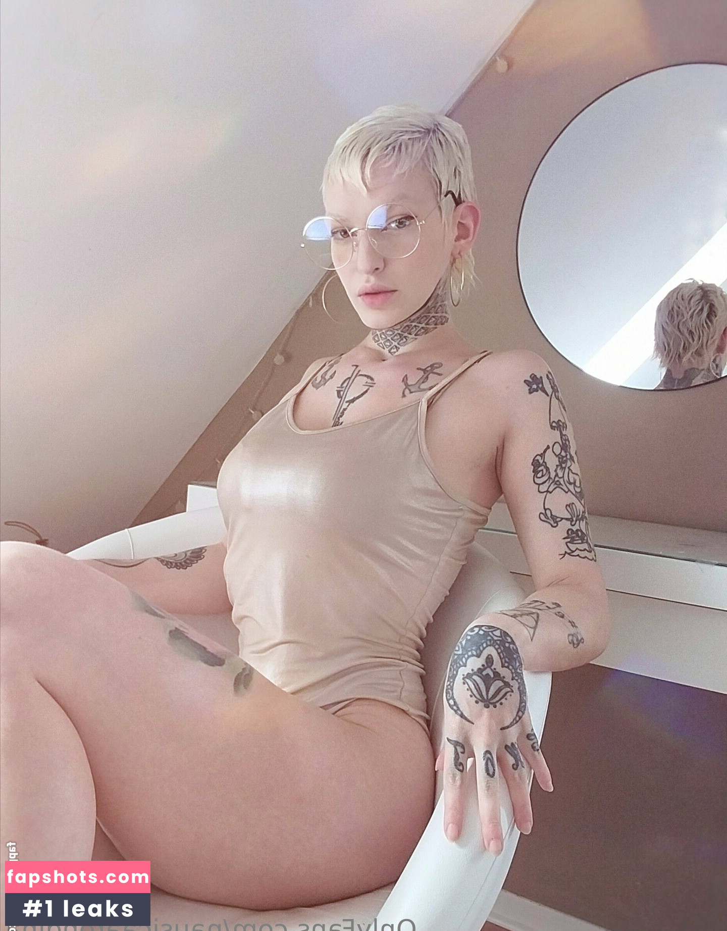 NausicaaRondina gallery photo #10