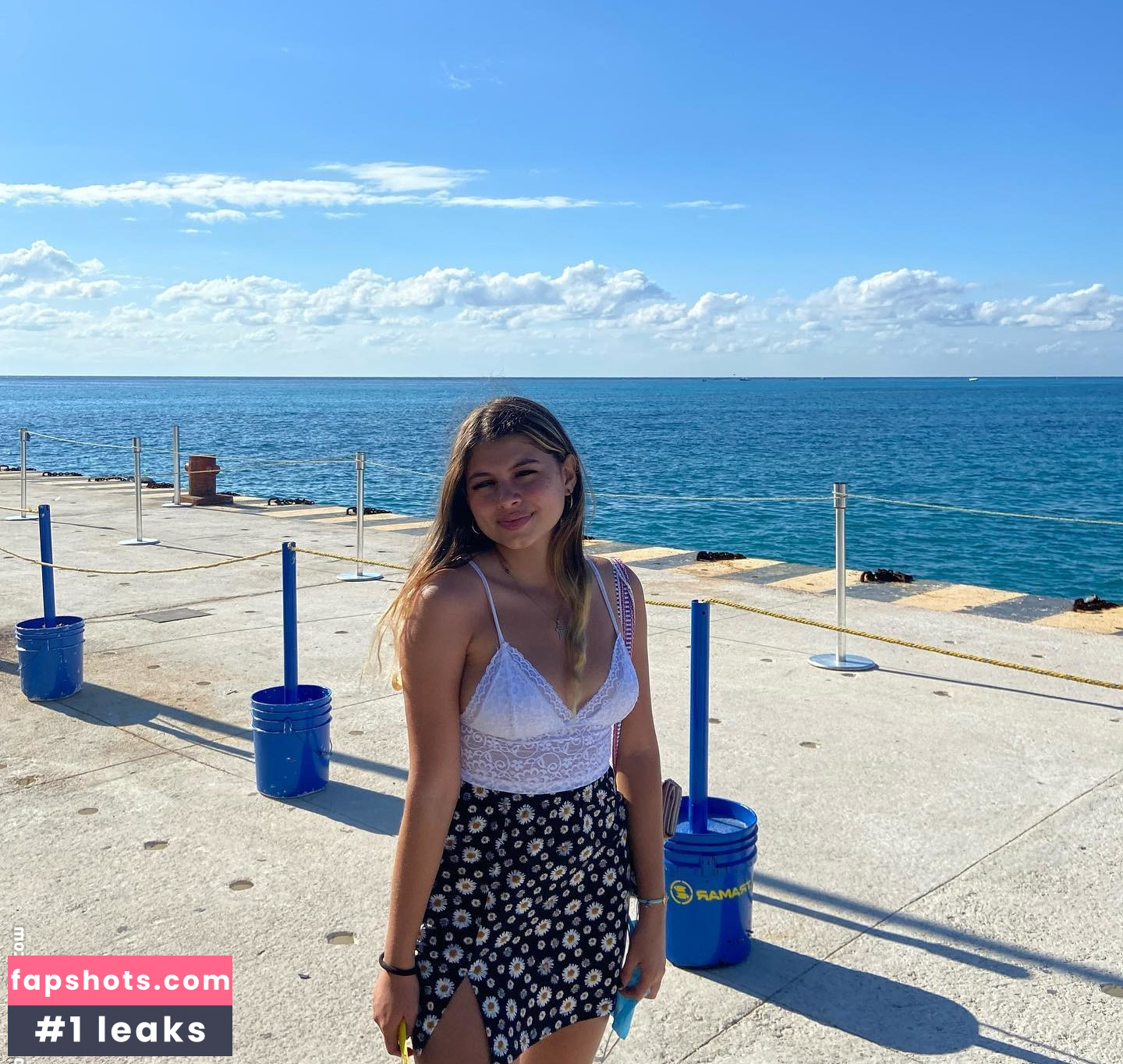 Naye062 gallery photo #7