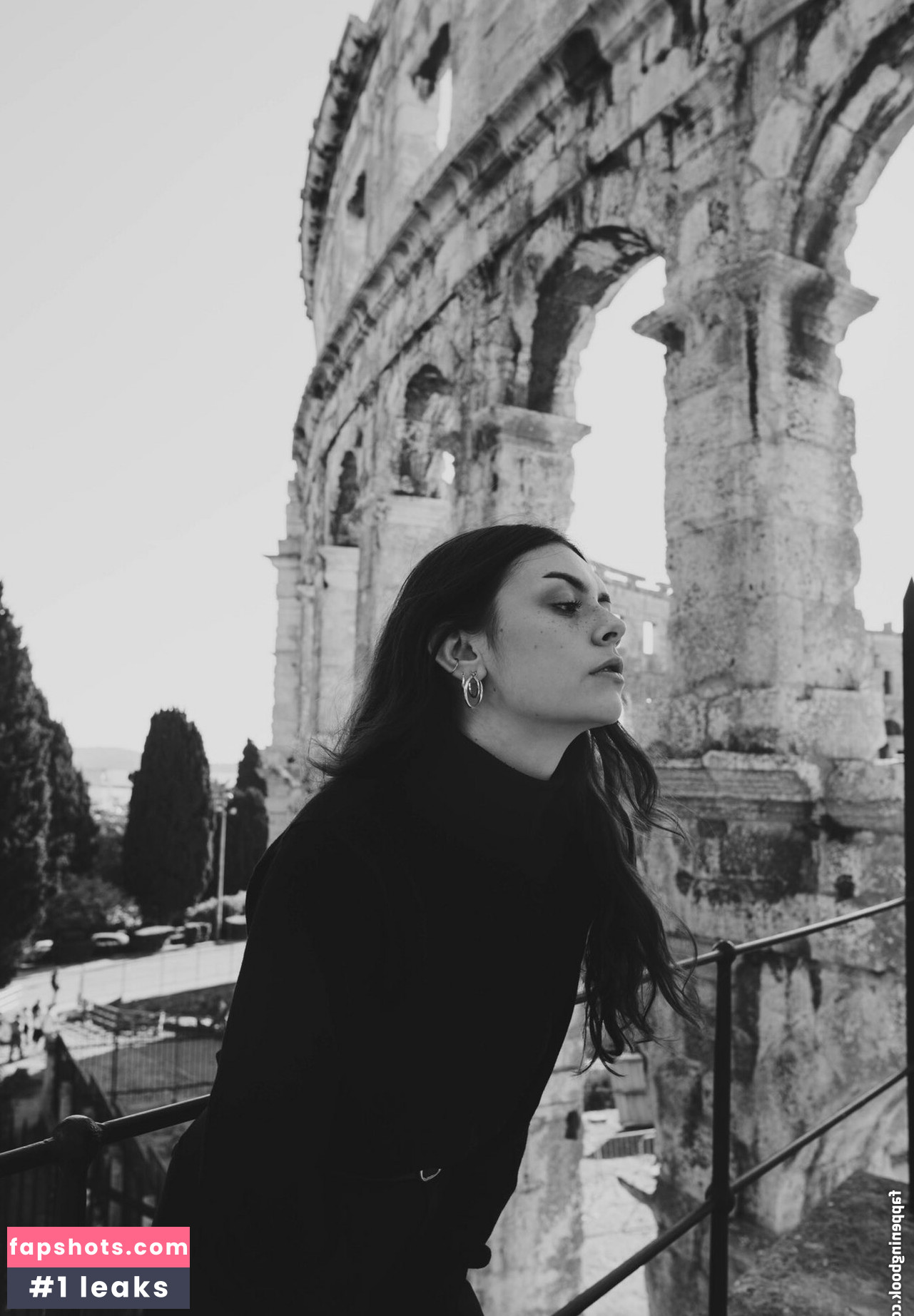 Ncommenana nude babe gallery