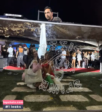 Neela Jolene gallery photo #22