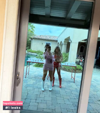 Neela Jolene gallery photo #27