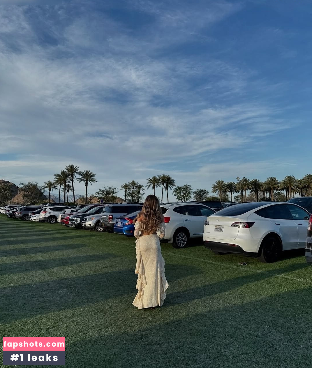 Neela Jolene gallery photo #30