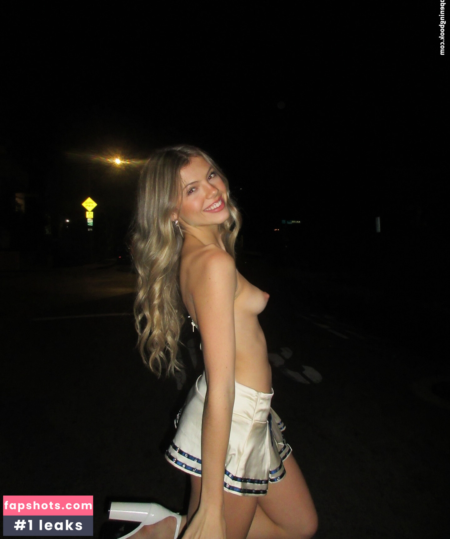 Neela Jolene gallery photo #57