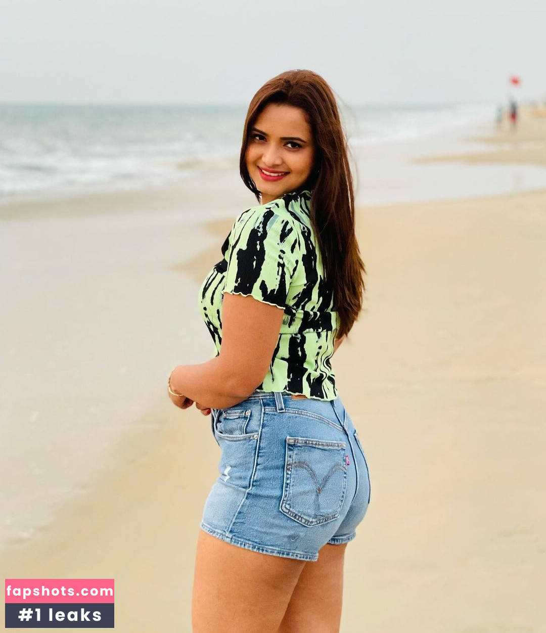 Neelam Giri Filtración Desnuda OnlyFans Foto #6 - Fapshots