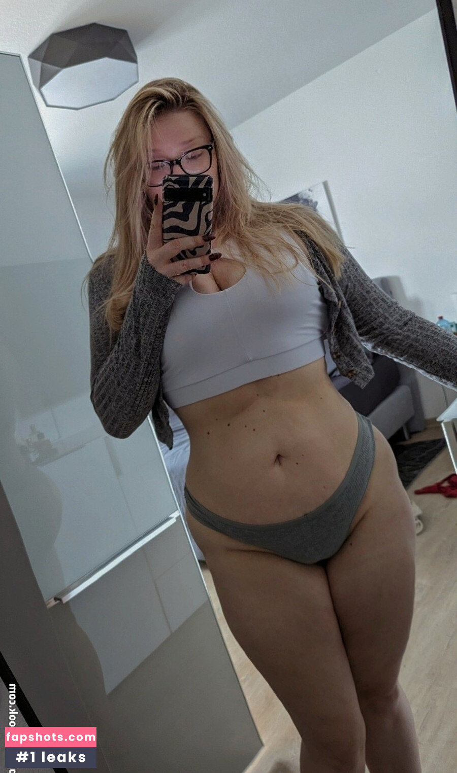 neevilicious gallery photo #2