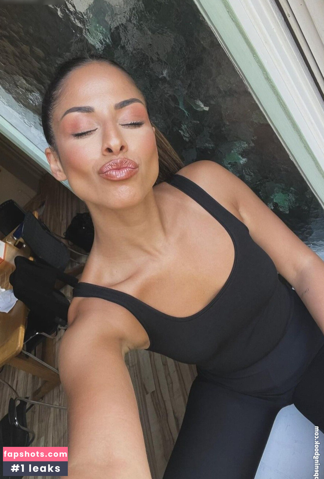 Negah Amiri gallery photo #3