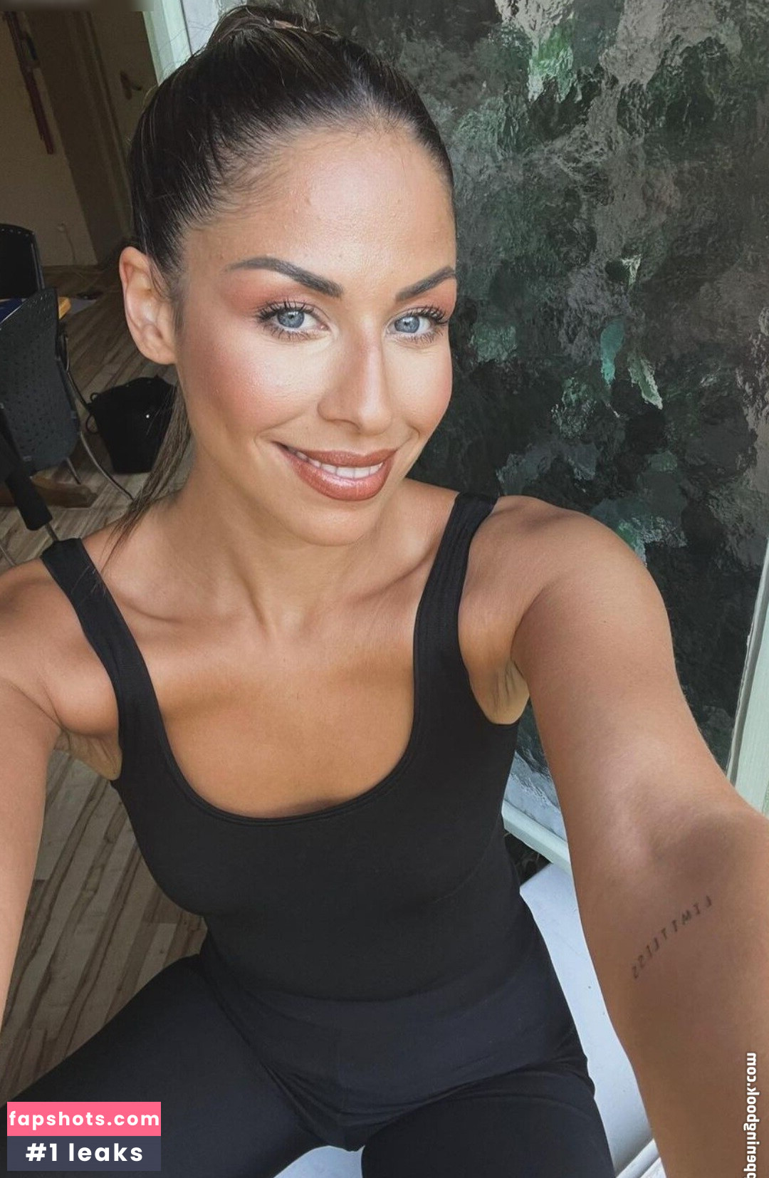 Negah Amiri gallery photo #4