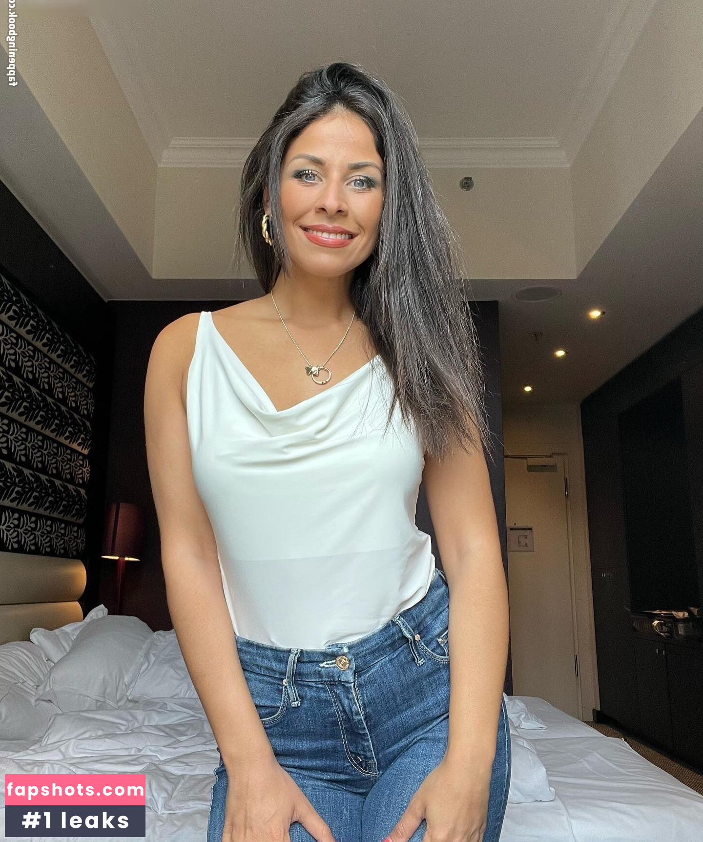 Negah Amiri gallery photo #6