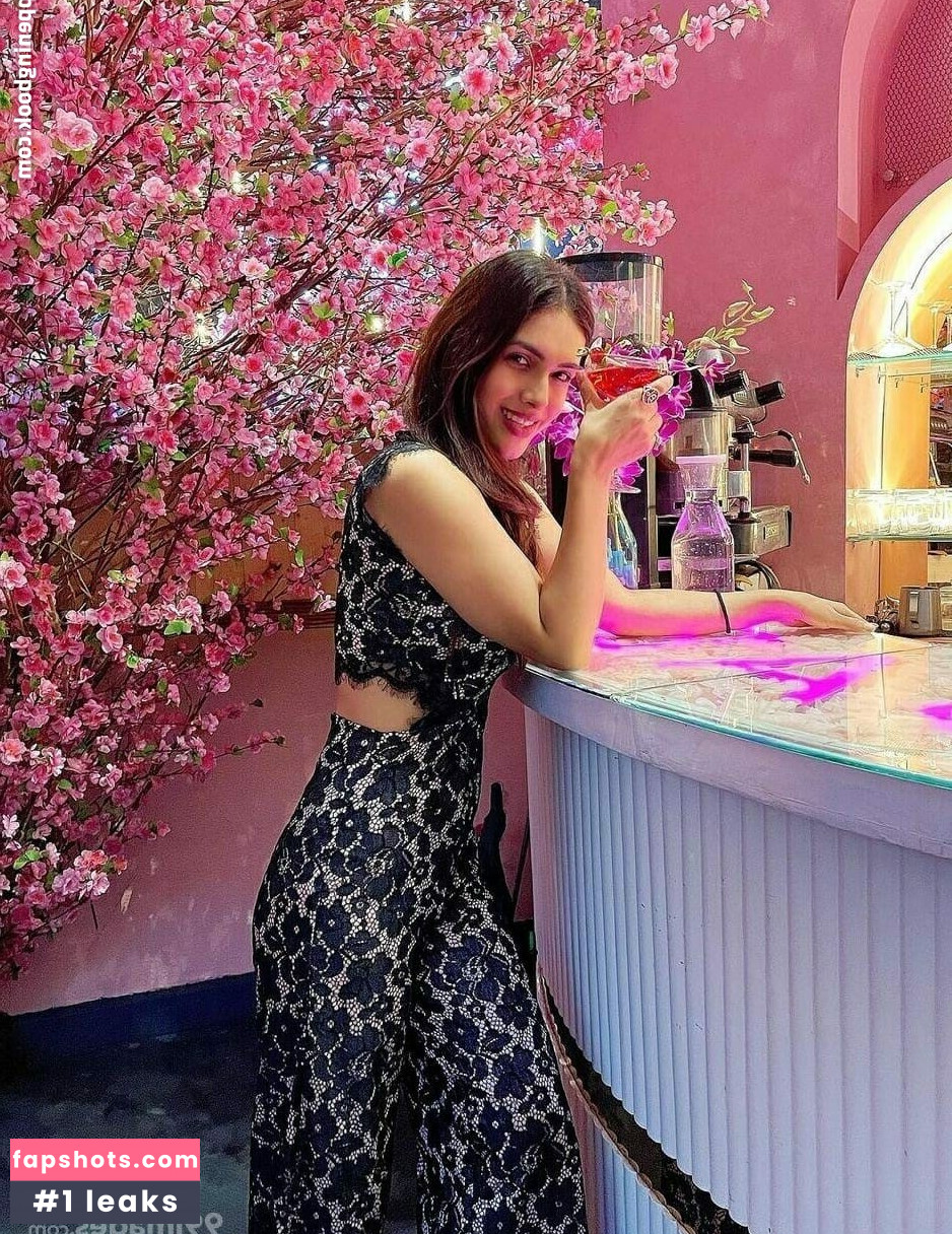 Neha Malik gallery photo #8