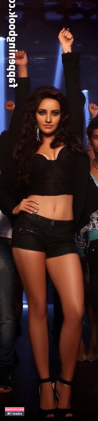 Neha Sharma gallery photo #24