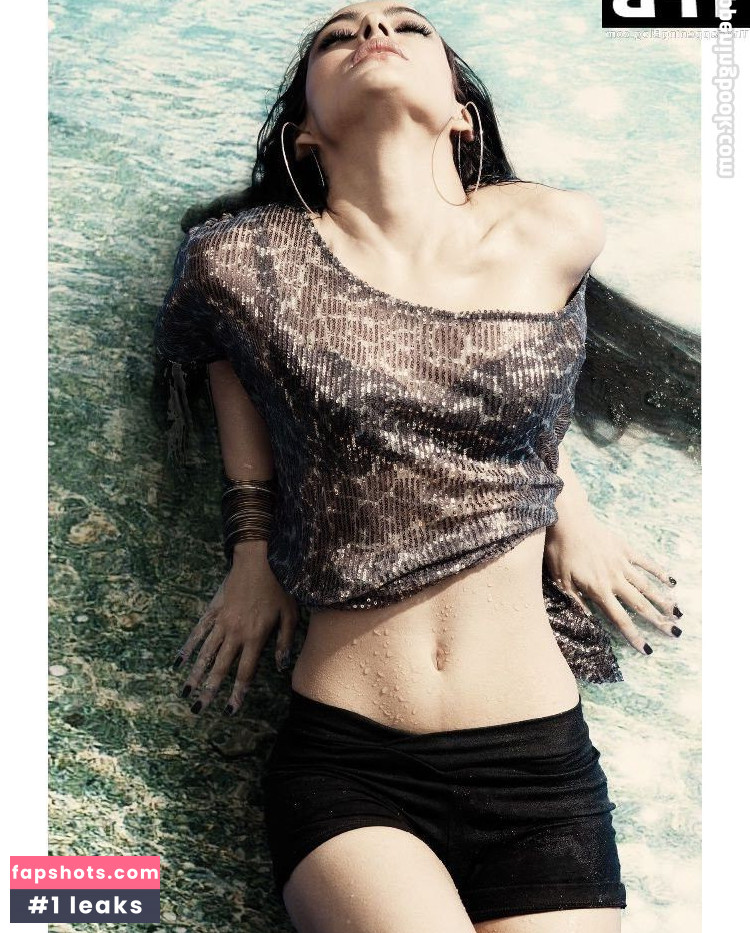 Neha Sharma gallery photo #27