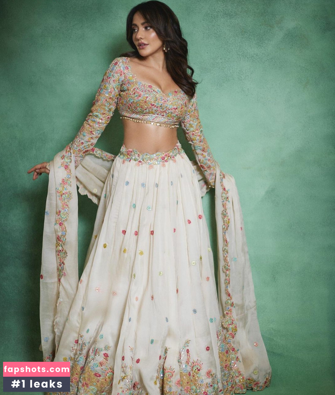 Neha Sharma gallery photo #4