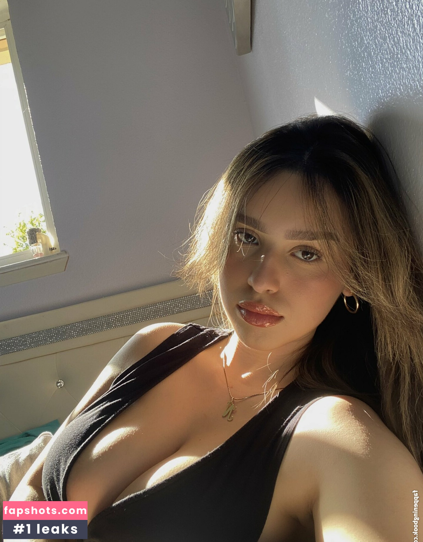 Neida Lara gallery photo #5