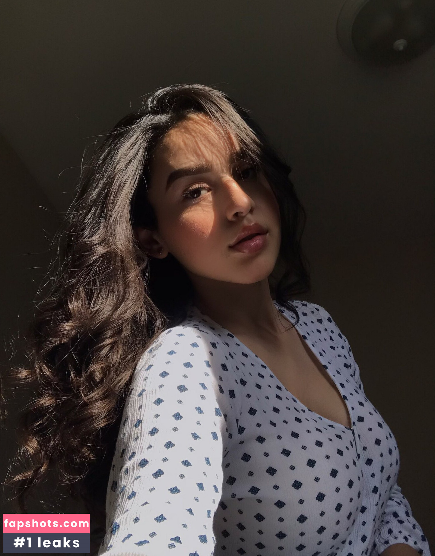 Neida Lara gallery photo #6