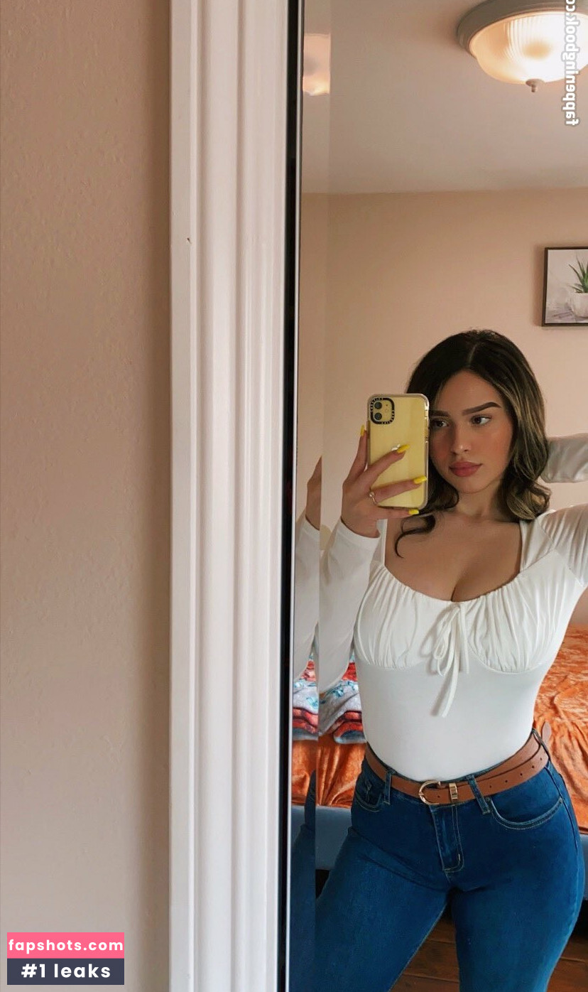 Neida Lara gallery photo #10