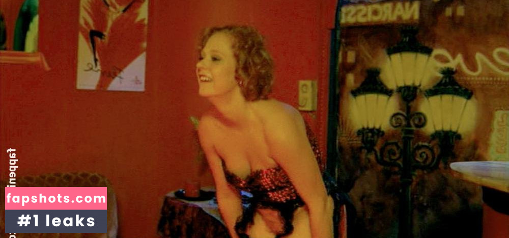 Nele Hollinderbäumer gallery photo #7