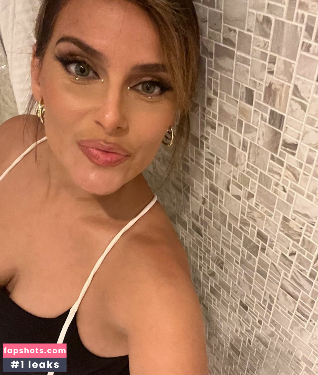 Nelly Furtado gallery photo #29