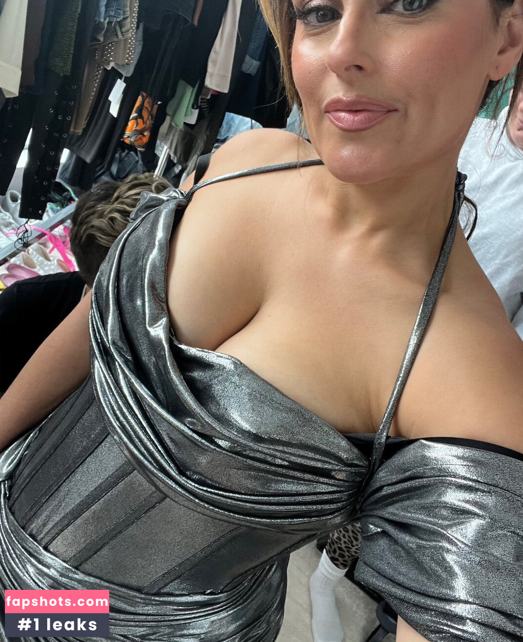 Nelly Furtado gallery photo #31