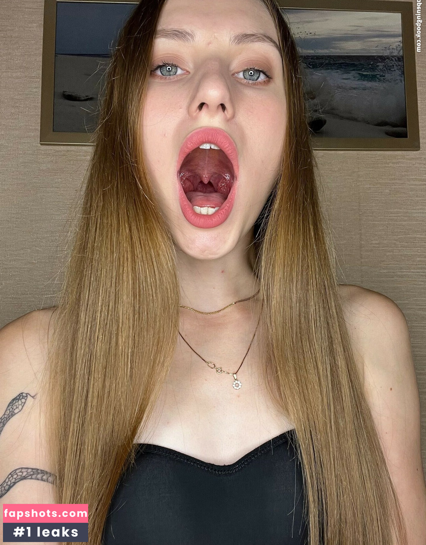 Nelly Giantess gallery photo #3