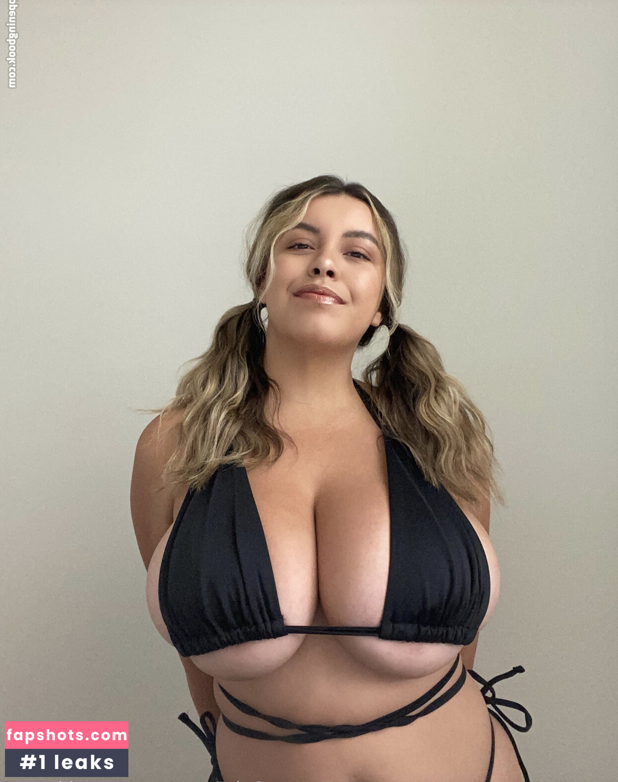 Nena B gallery photo #5