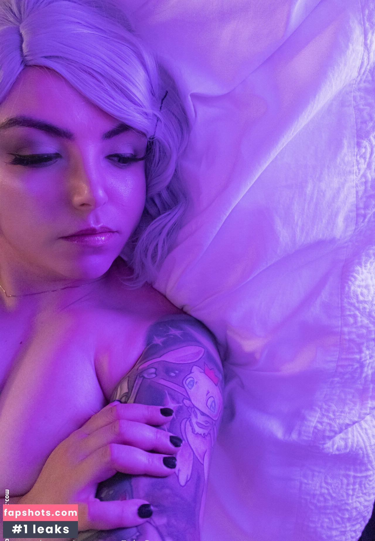 neondextrose nude babe gallery