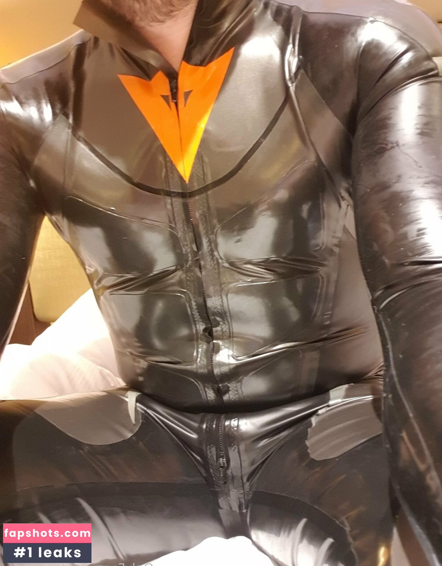 neonlatex gallery photo #7