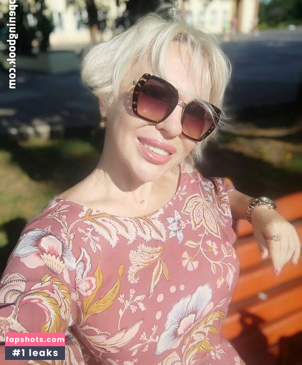 Nessi The Violinist gallery photo #2