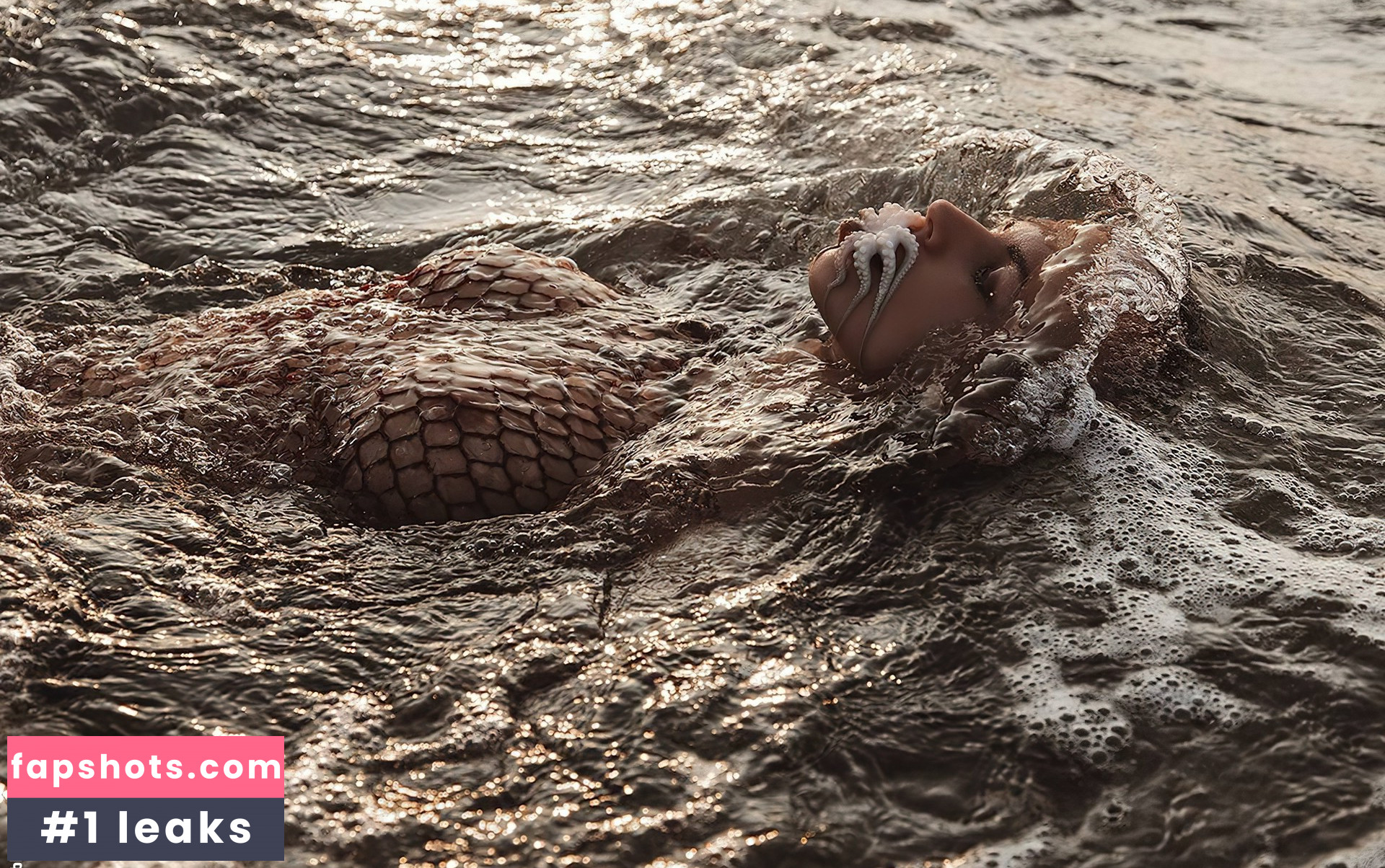 Nessie Joy gallery photo #14