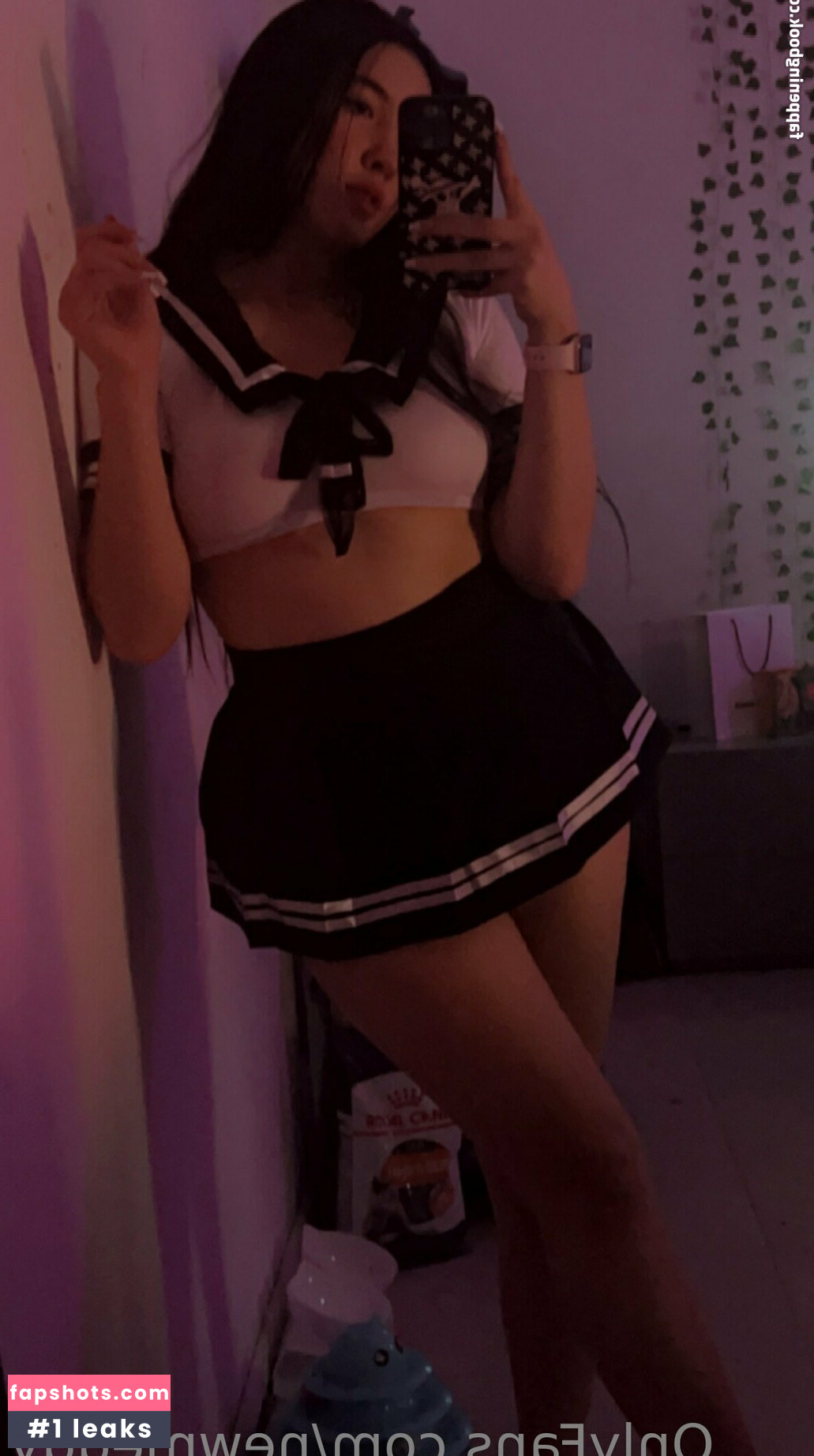 newmeggy nude babe gallery