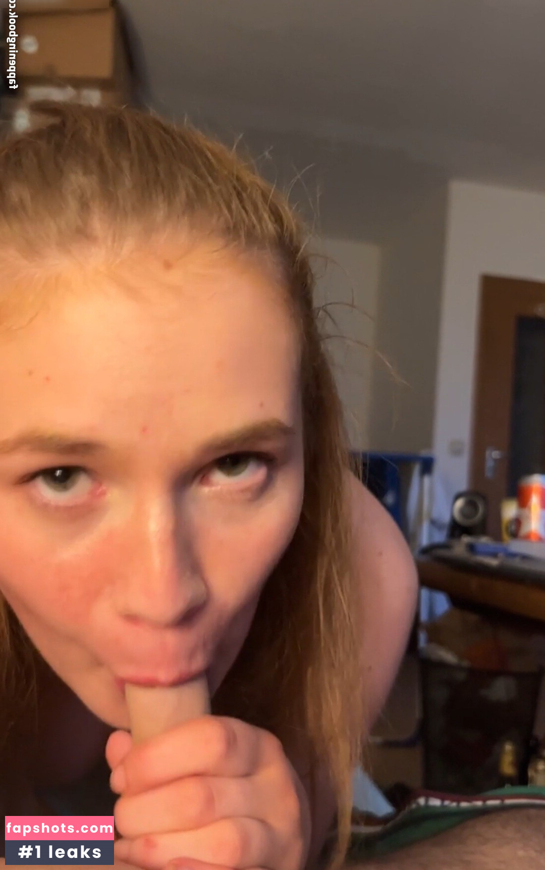 Nexeyredfox nude babe gallery