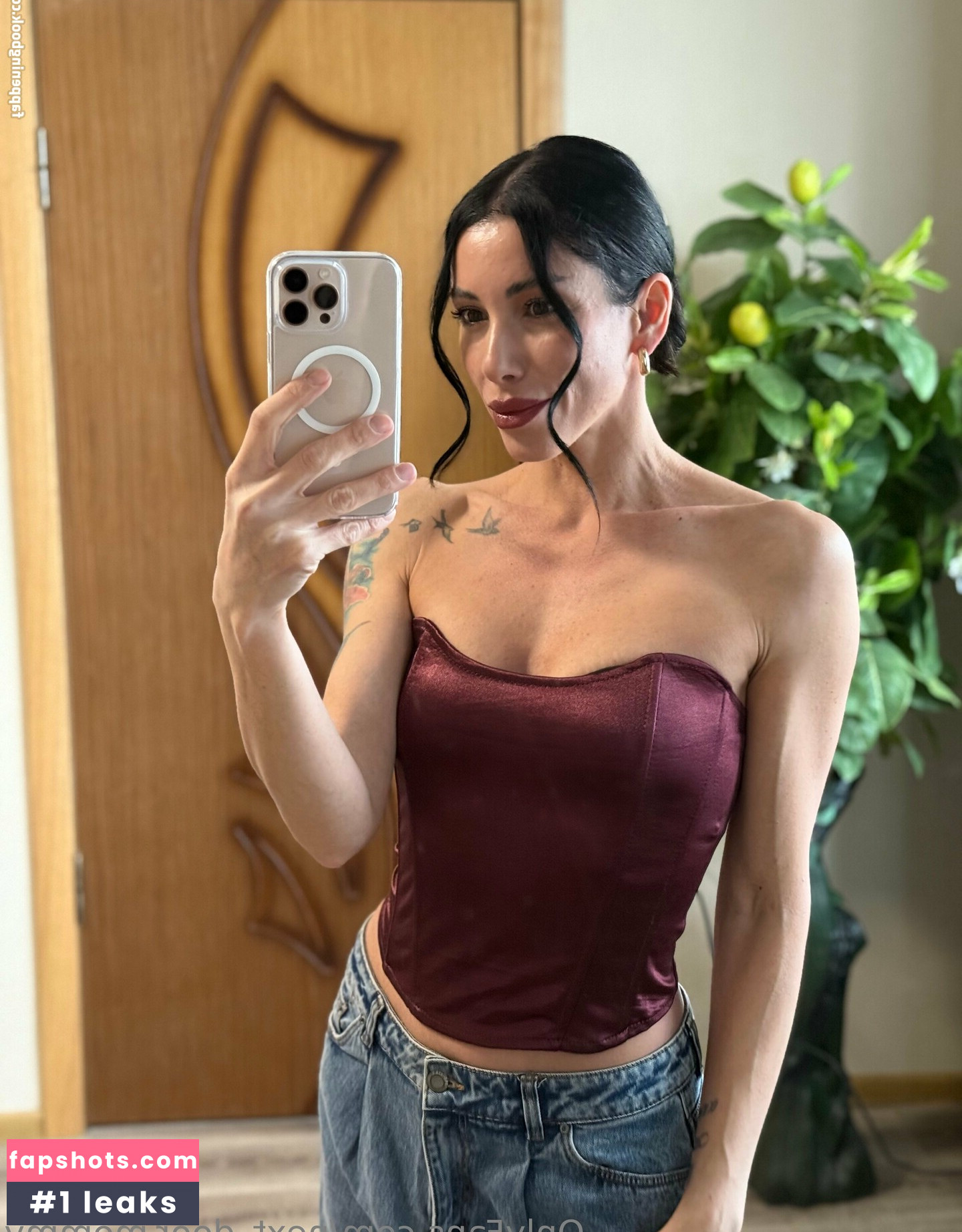 next_door.mommy nude babe gallery