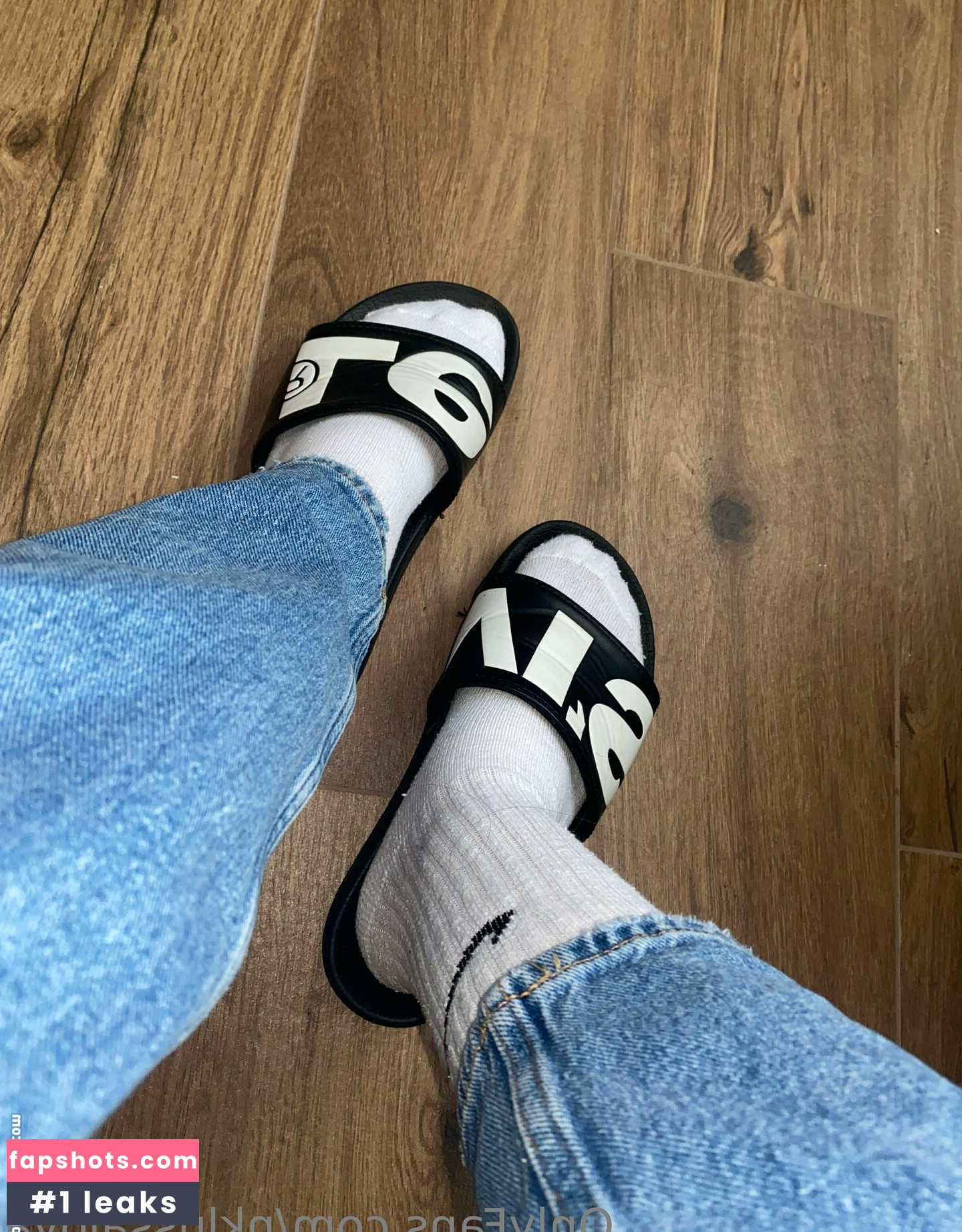 nfeet_foryou gallery photo #4