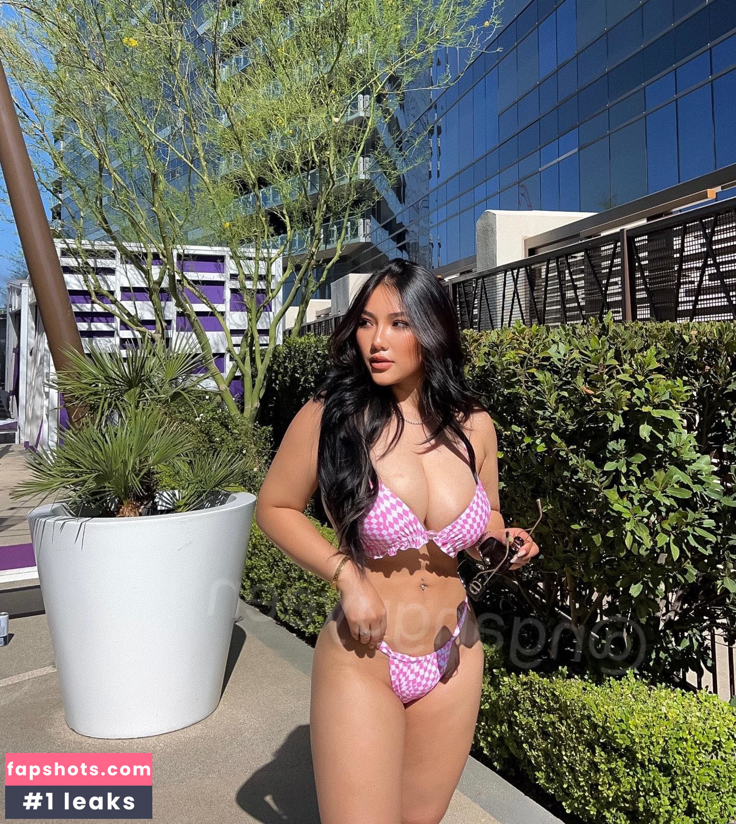 Ngan Nguyen gallery photo #119