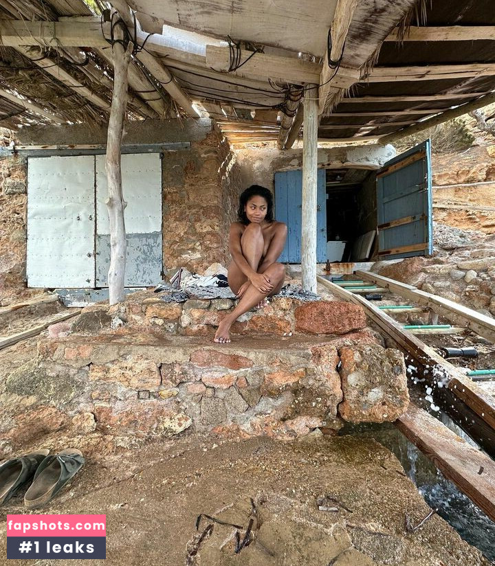 Nia Correia OT gallery photo #2