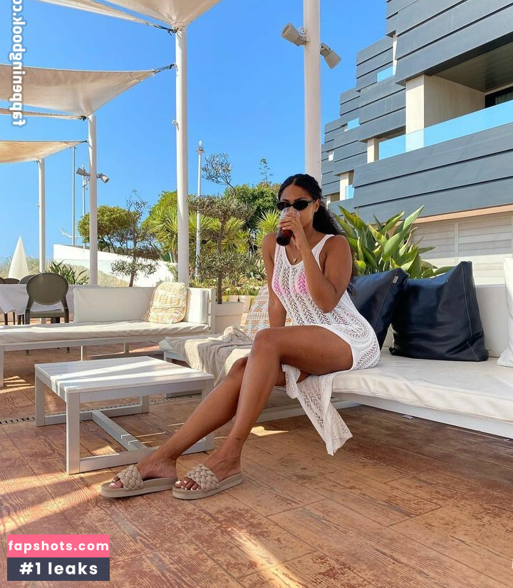 Nia Correia OT gallery photo #12